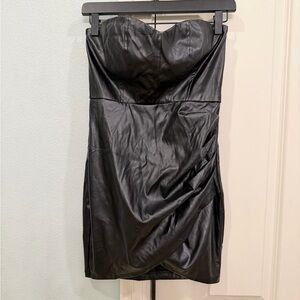 Elegant Strapless Black Dress